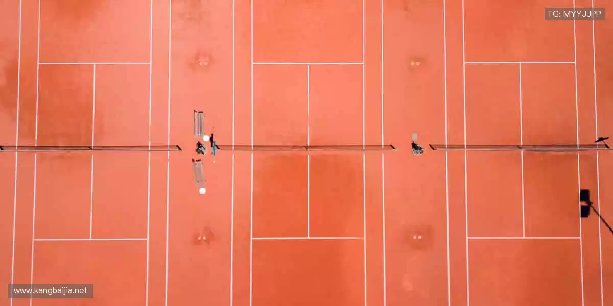 📱【指尖掌控】一键切换赛场,精彩永不缺席!